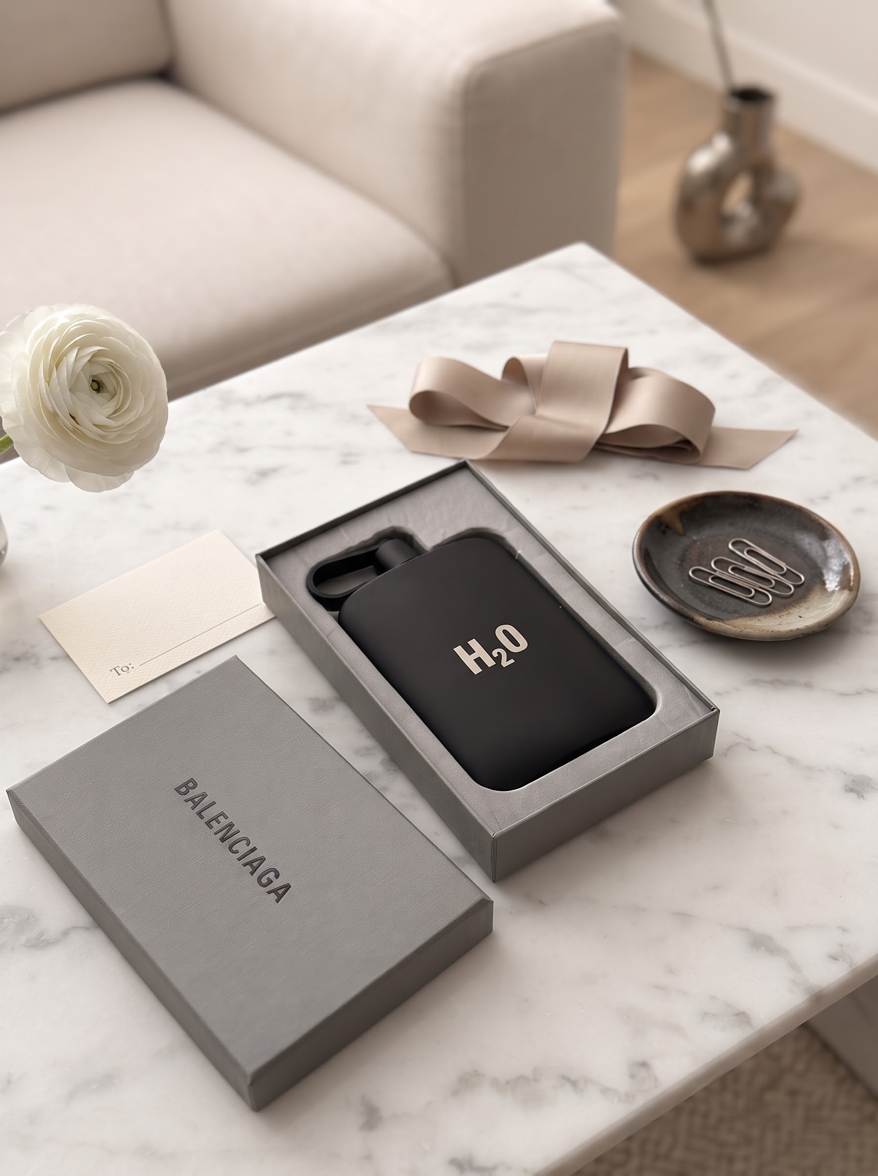 بطری آب Balenciaga H2O مشکی ۵۰۰ میل