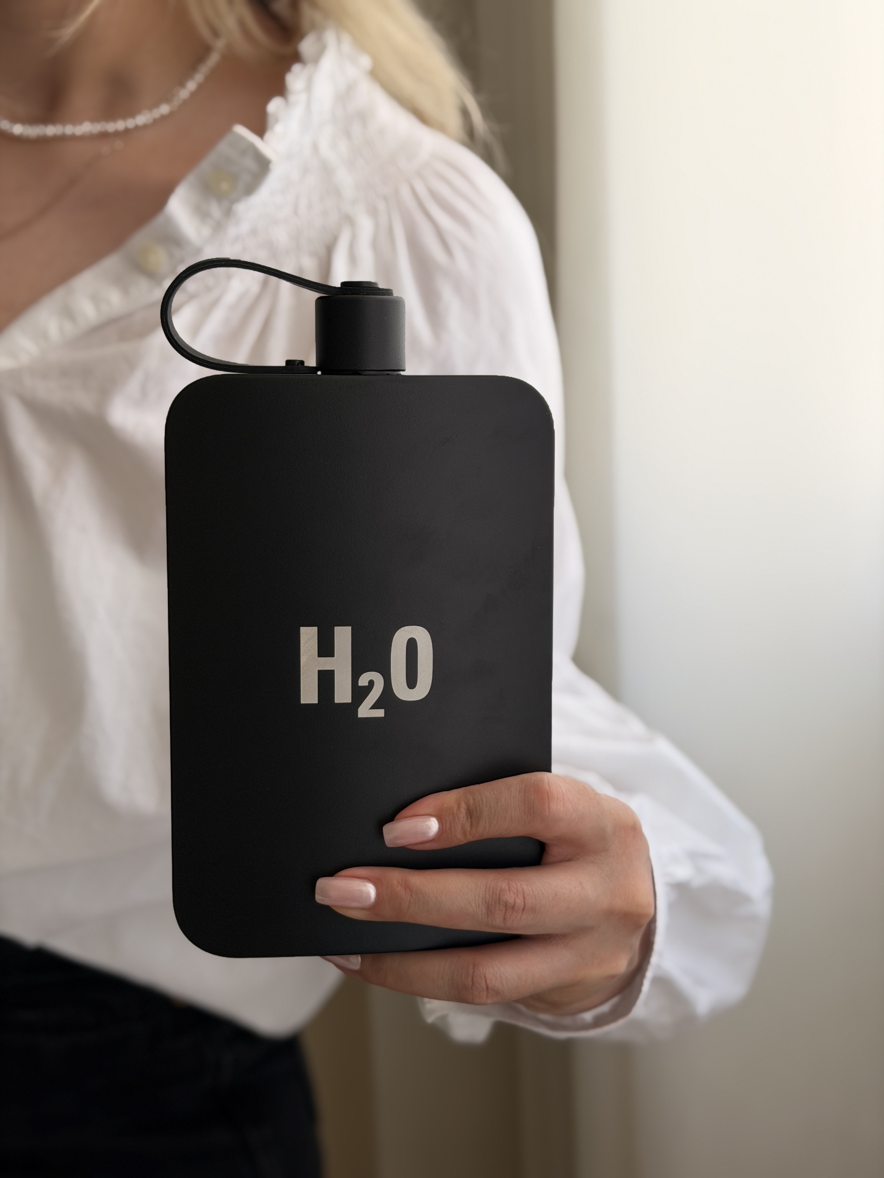 بطری آب Balenciaga H2O مشکی ۵۰۰ میل