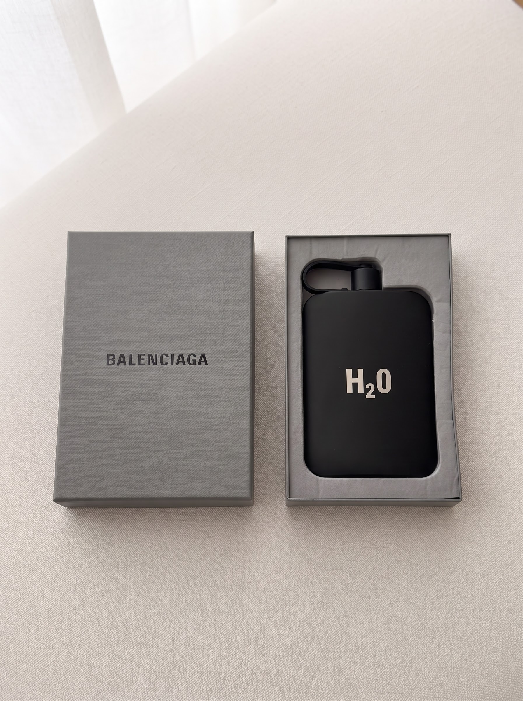 بطری آب Balenciaga H2O مشکی ۵۰۰ میل